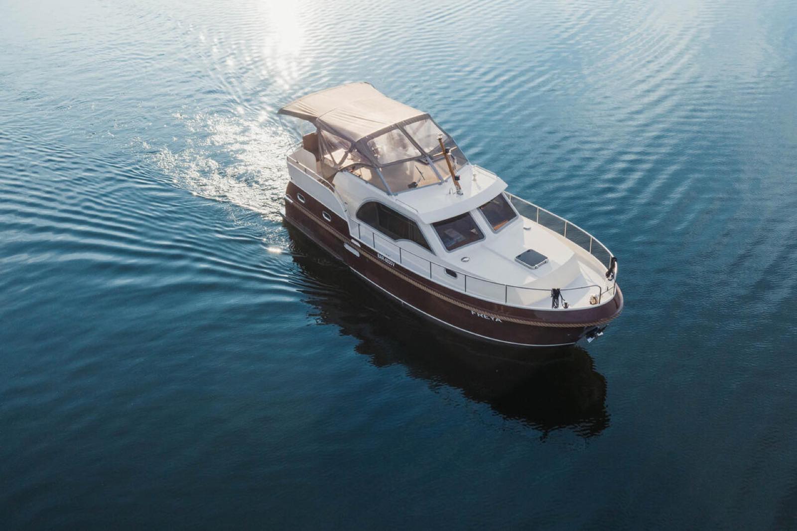 Hausboot B&B Freya – Außenansicht