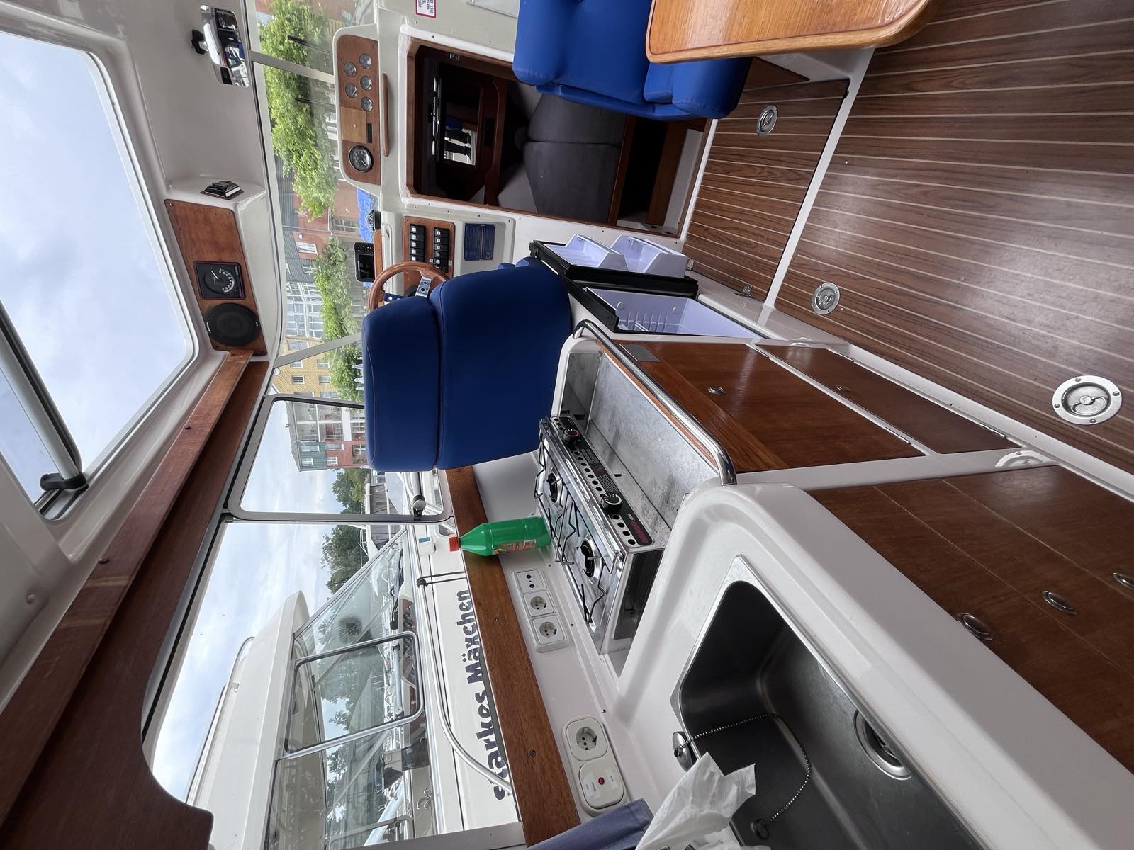 Hausboot flotter Max – an Bord