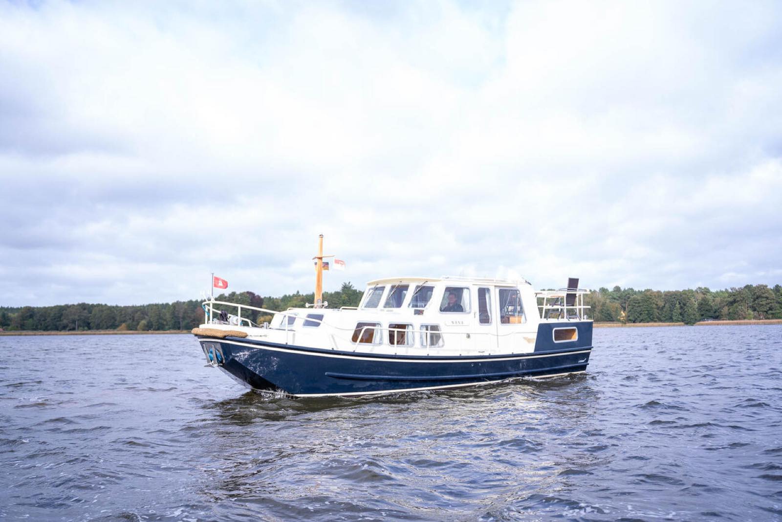 Hausboot Nana – Außenansicht