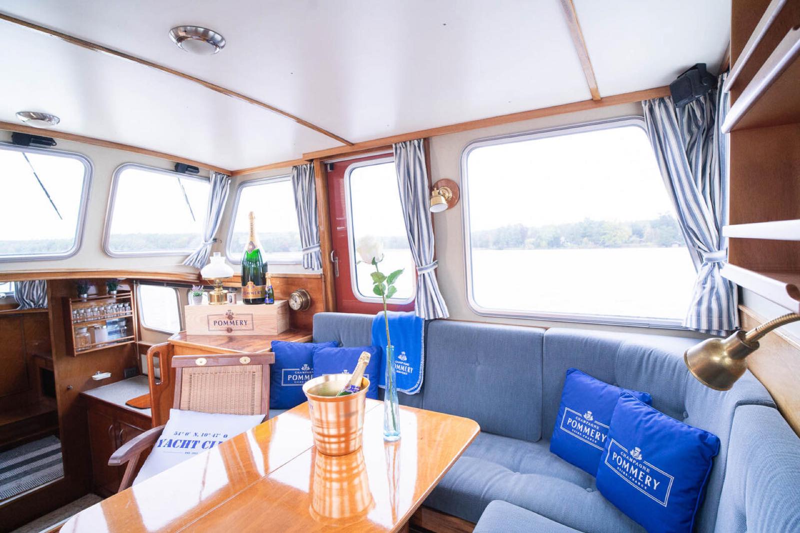 Hausboot Nana – an Bord