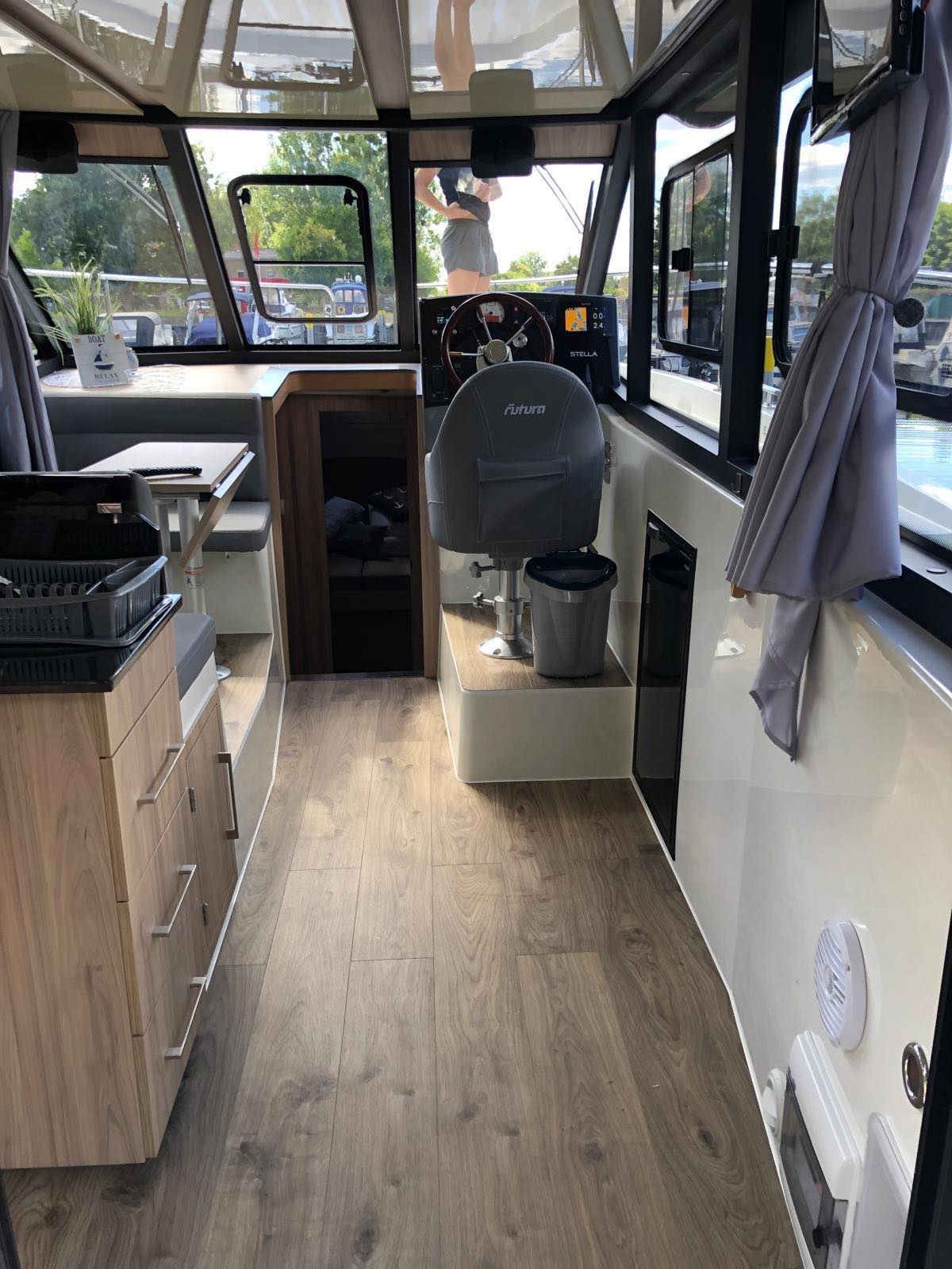 Hausboot Stella – an Bord
