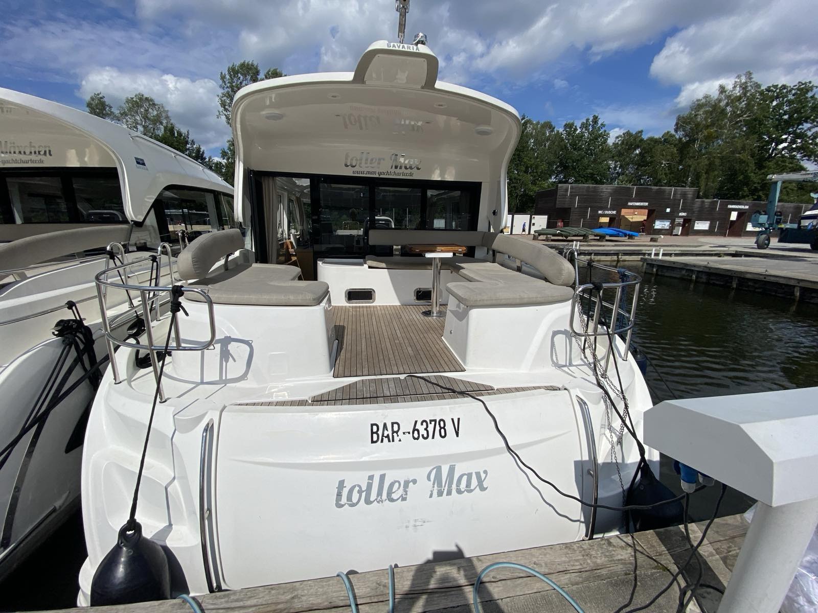 Hausboot toller Max – an Bord
