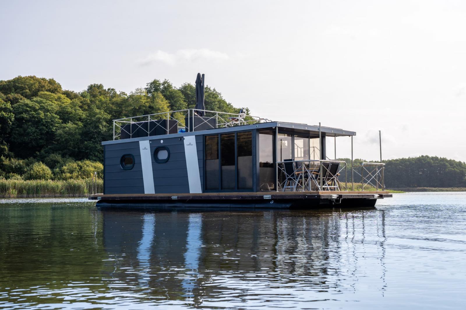 Hausboot Toni – Außenansicht