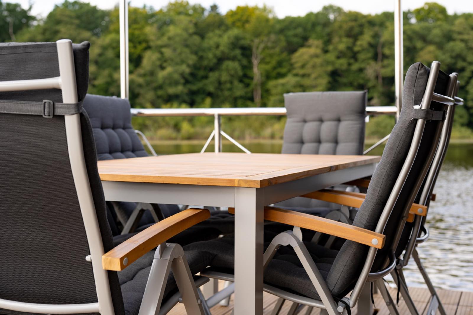 Hausboot Toni – an Bord