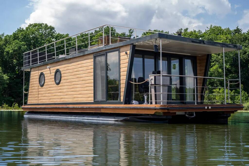 Hausboot Enjoy – Außenansicht