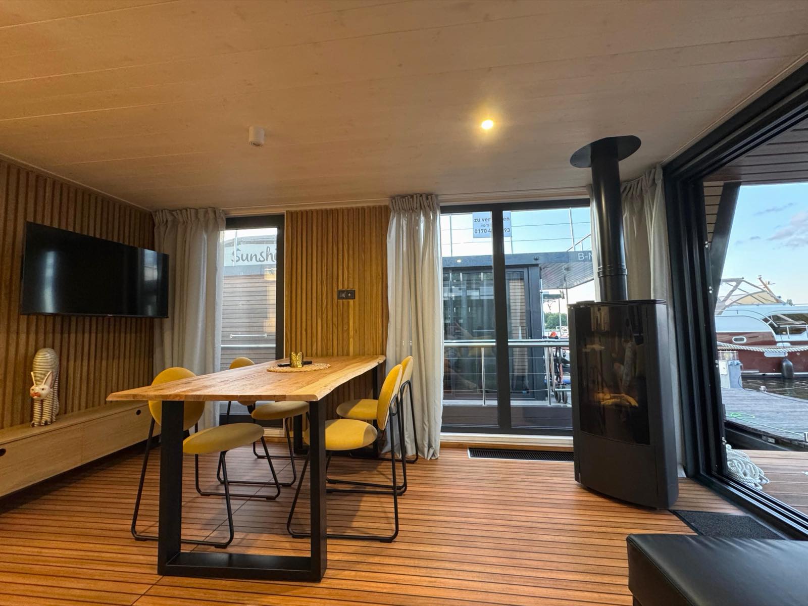 Hausboot Roxy – Außenansicht